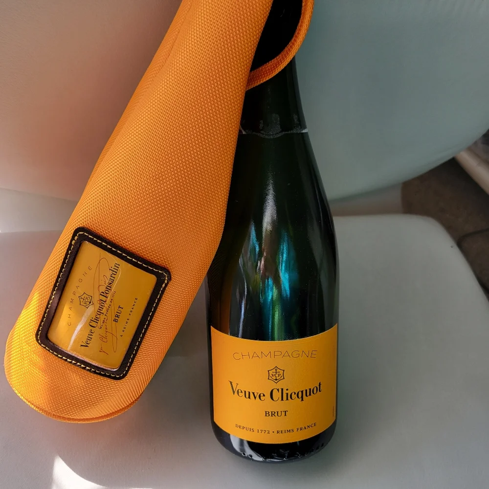 Veuve Clicquot Orange Champagne Wine Bottle Holder Wrap Insulated Zipper